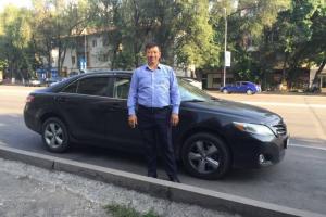Максим — инструктор по вождению в Алматы